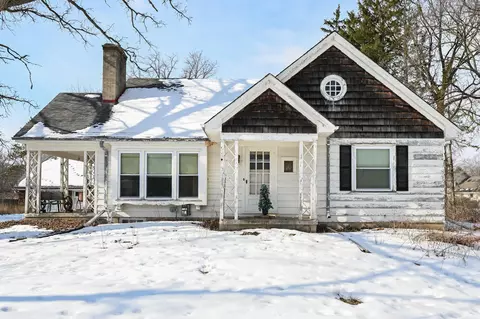 2465 Thornapple, Brookfield, WI 53005