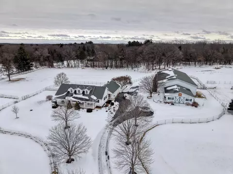 w390s10540 Meadow, Eagle, WI 53119