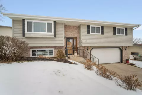3222 Windsor, West Bend, WI 53090
