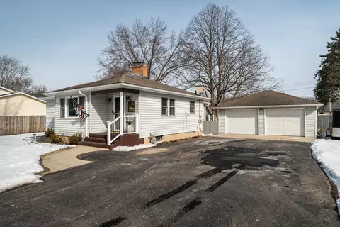 808 Manor, Silver Lake, WI 53170