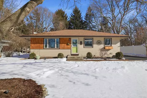 208 Highland, Hartland, WI 53029