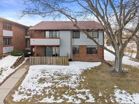 7911 S 68th #102, Franklin, WI 53132