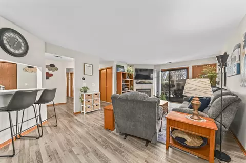 116 E Freistadt #D, Thiensville, WI 53092