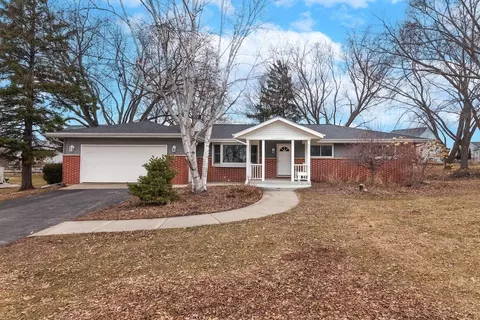 n56w36792 Cherokee, Oconomowoc, WI 53066
