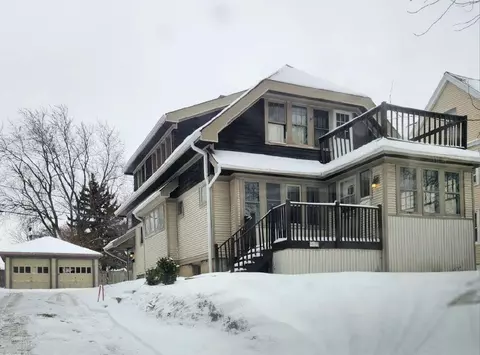 5915 W Park Hl, Milwaukee, WI 53213