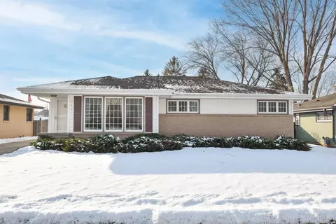 2431 E Dl, Cudahy, WI 53110