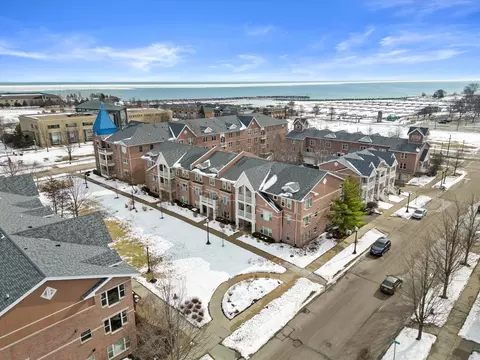 207 55th #B, Kenosha, WI 53140