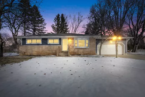 19260 Brookdale, Brookfield, WI 53045