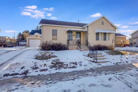 1423 S 14th, Manitowoc, WI 54220