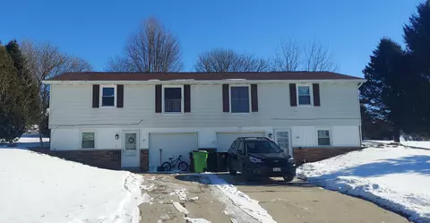 106 Rayome #110, Iron Ridge, WI 53035
