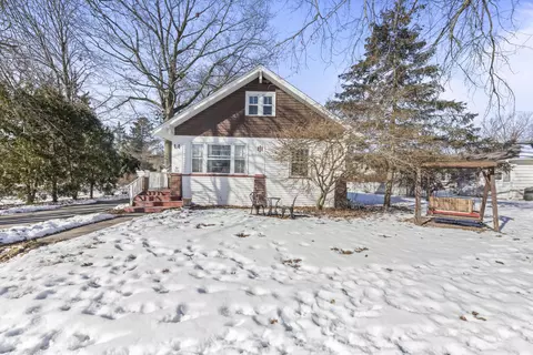 542 N Oakwood, Oconomowoc, WI 53066