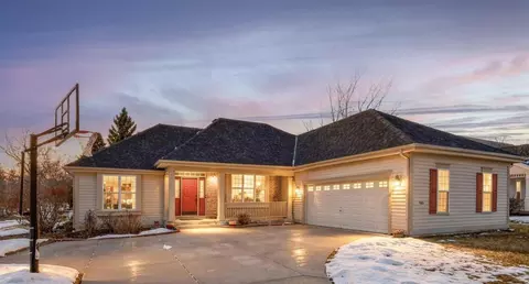3838 E Stargrass, Oak Creek, WI 53154