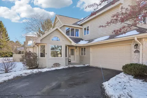 n21w24045 Garden #F, Pewaukee, WI 53072