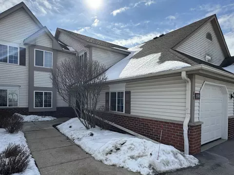 550 Pewaukee #C, Pewaukee, WI 53072