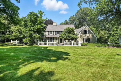 9421 N N Lk, Bayside, WI 53217