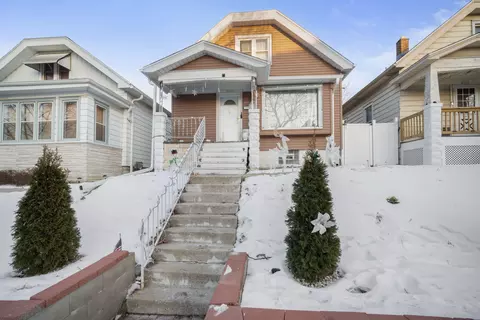 2960 S 15th, Milwaukee, WI 53215