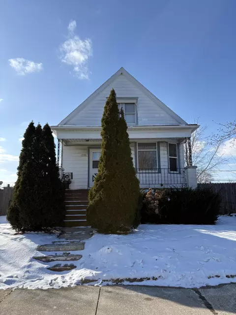 3543 S 17th, Milwaukee, WI 53221