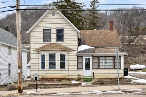247 N Fountain, Fountain City, WI 54629