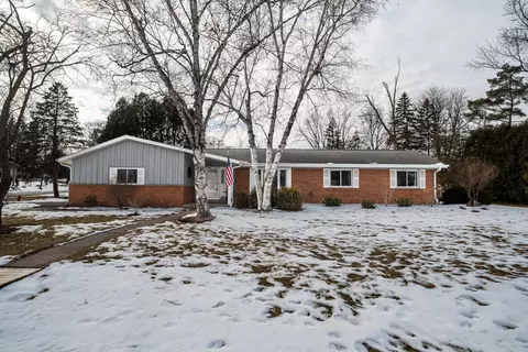 301 Madero, Thiensville, WI 53092