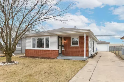 2207 Hamilton, Racine, WI 53403