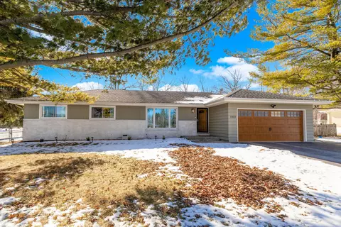 15613 W Riviera, New Berlin, WI 53151
