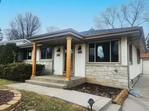 230 N 111th, Wauwatosa, WI 53226
