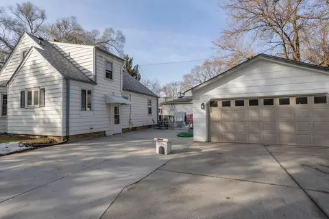 w229s8600 Big Bnd, Big Bend, WI 53103