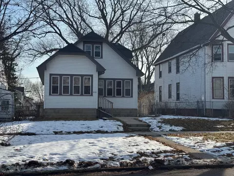 4740 N 30th, Milwaukee, WI 53209