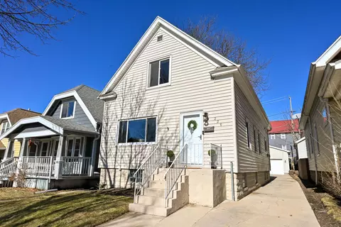 226 E Rosedale, Milwaukee, WI 53207