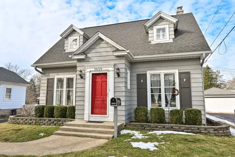 5659 S 110th, Hales Corners, WI 53130