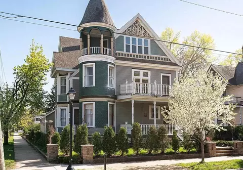 928 King, La Crosse, WI 54601