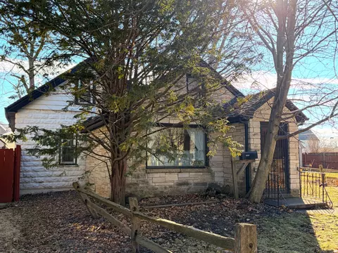 1317 Rawson, South Milwaukee, WI 53172