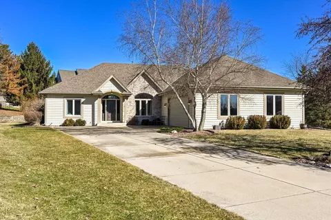 n21w26622 Cattail, Pewaukee, WI 53072