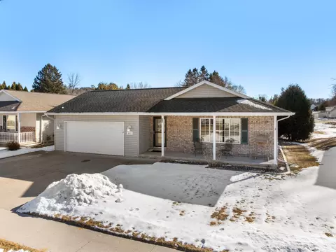 4017 Delta, Manitowoc, WI 54220