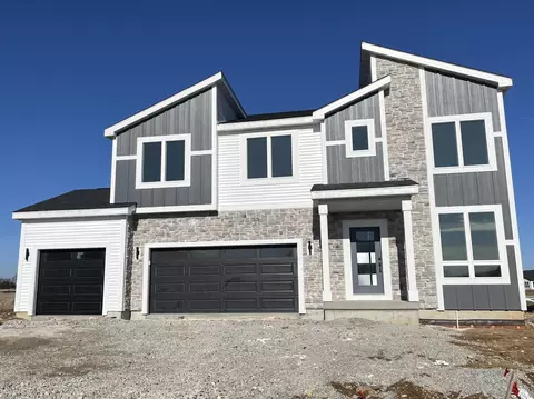 1367 Scotsland, Oconomowoc, WI 53066