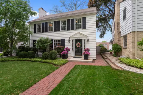 5835 N N Lk, Whitefish Bay, WI 53217
