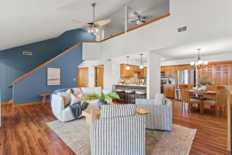 w398n5975 Autumn Woods, Oconomowoc, WI 53066