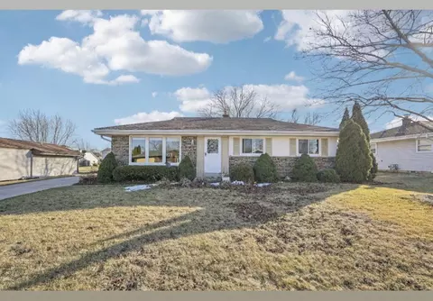 395 E Oak, Oak Creek, WI 53154