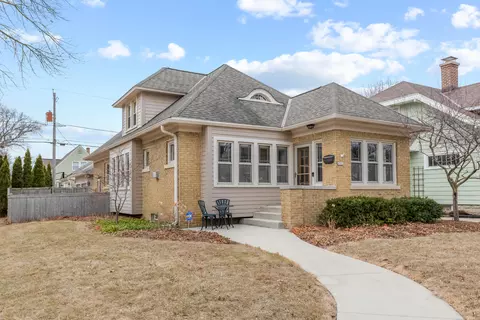 4901 N Hollywood, Whitefish Bay, WI 53217