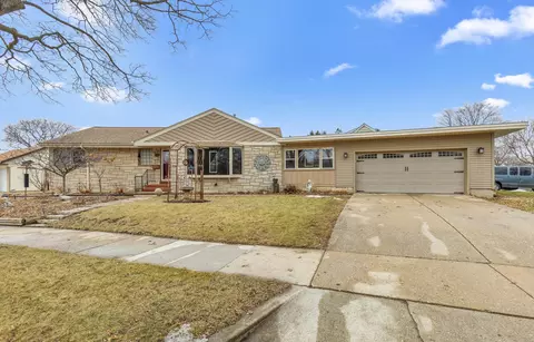 3009 S 74th, West Allis, WI 53219