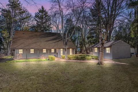 4992 Lake Blf, Port Washington, WI 53074