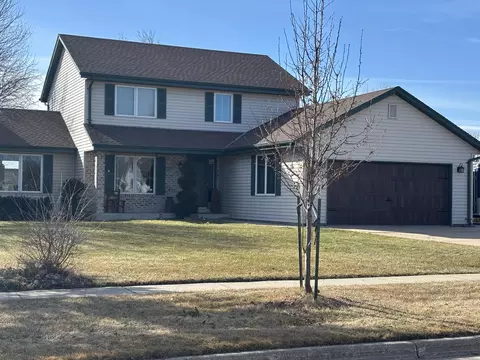 511 Small Farm, Mukwonago, WI 53149