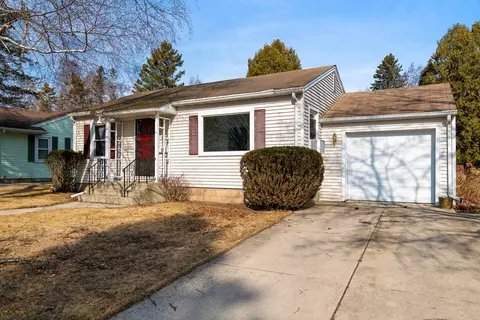 316 E Park Vw, Manitowoc, WI 54220