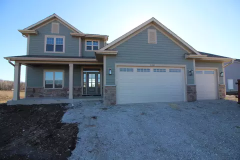 1241 Valley Hl, Union Grove, WI 53182