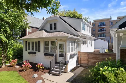 4476 N Bartlett, Shorewood, WI 53211