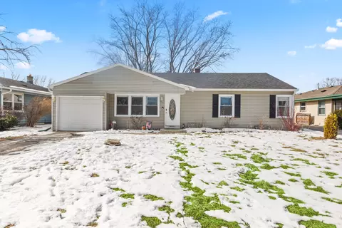 4637 N 101st, Wauwatosa, WI 53225