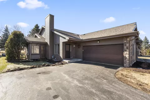 n81w13139 Country Ter, Menomonee Falls, WI 53051