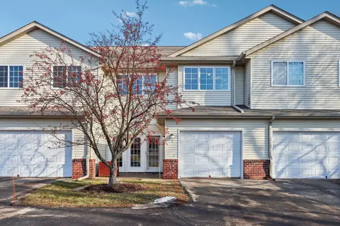 2422 Fox Riv #I, Waukesha, WI 53189