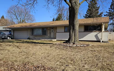 7710 N Edgeworth, Milwaukee, WI 53223