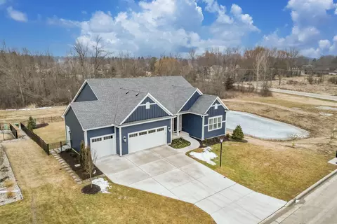 n58w17929 Timms Pr, Menomonee Falls, WI 53051